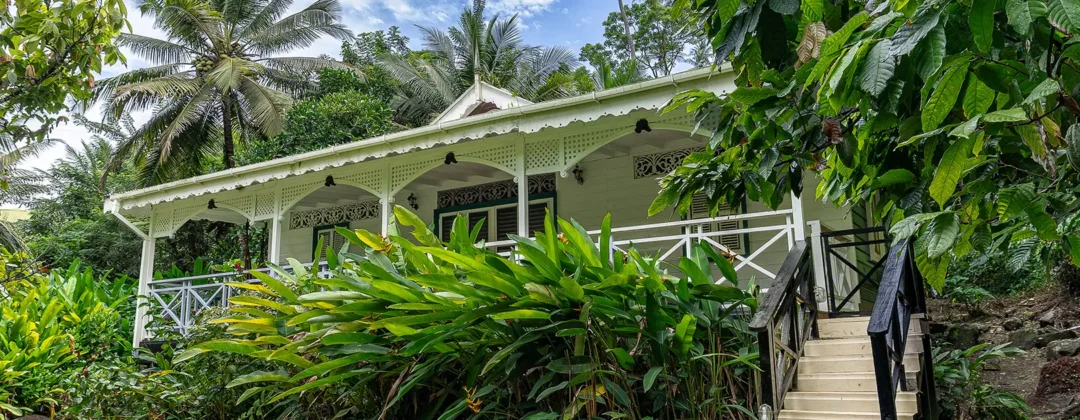 Exterior_Slide_1620x1080 Exterior_Slide_1620x1080