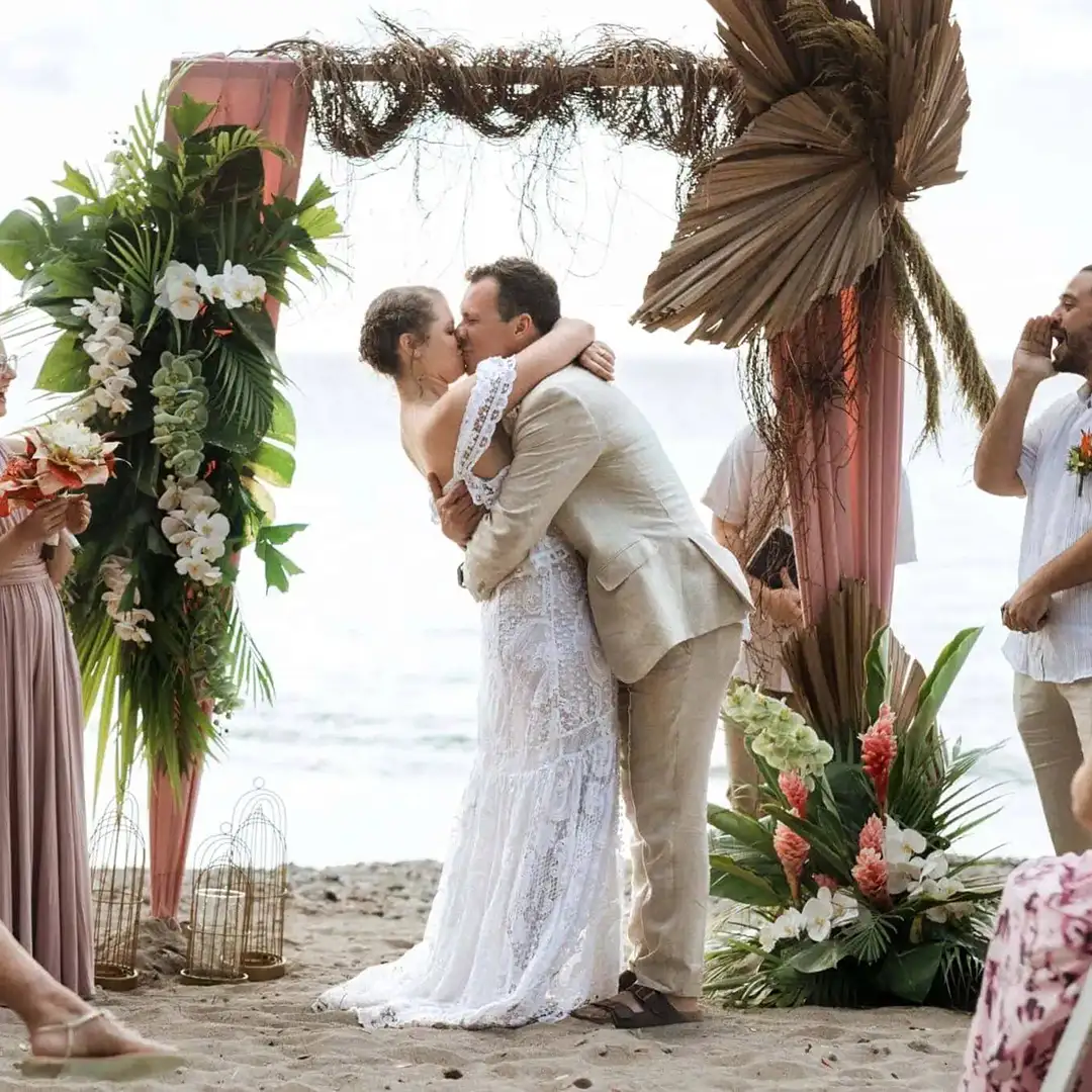 SayYourVowsOn_Circle_1080x1080