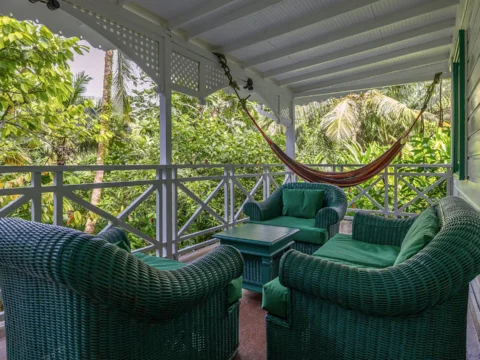 TwoBedPatio_Slide_1620x1080 TwoBedPatio_Slide_1620x1080